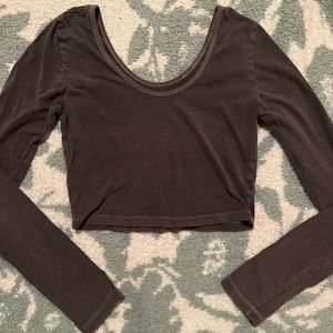 grey wide neck cropped tee
